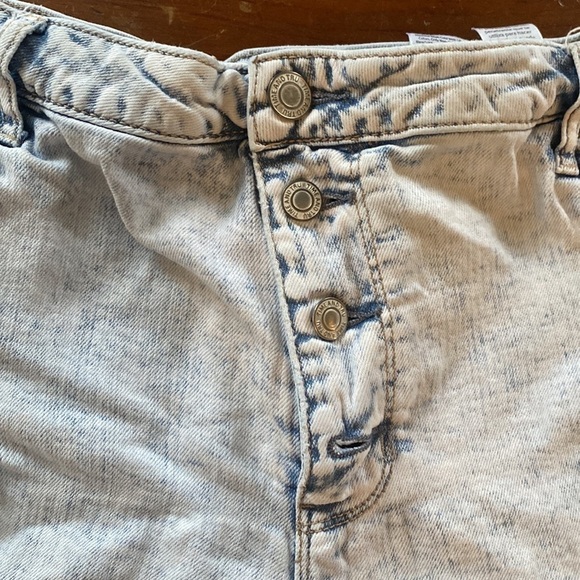 Time And Tru High Rise Jean Shorts Super Distressed 20 - Picture 8 of 13